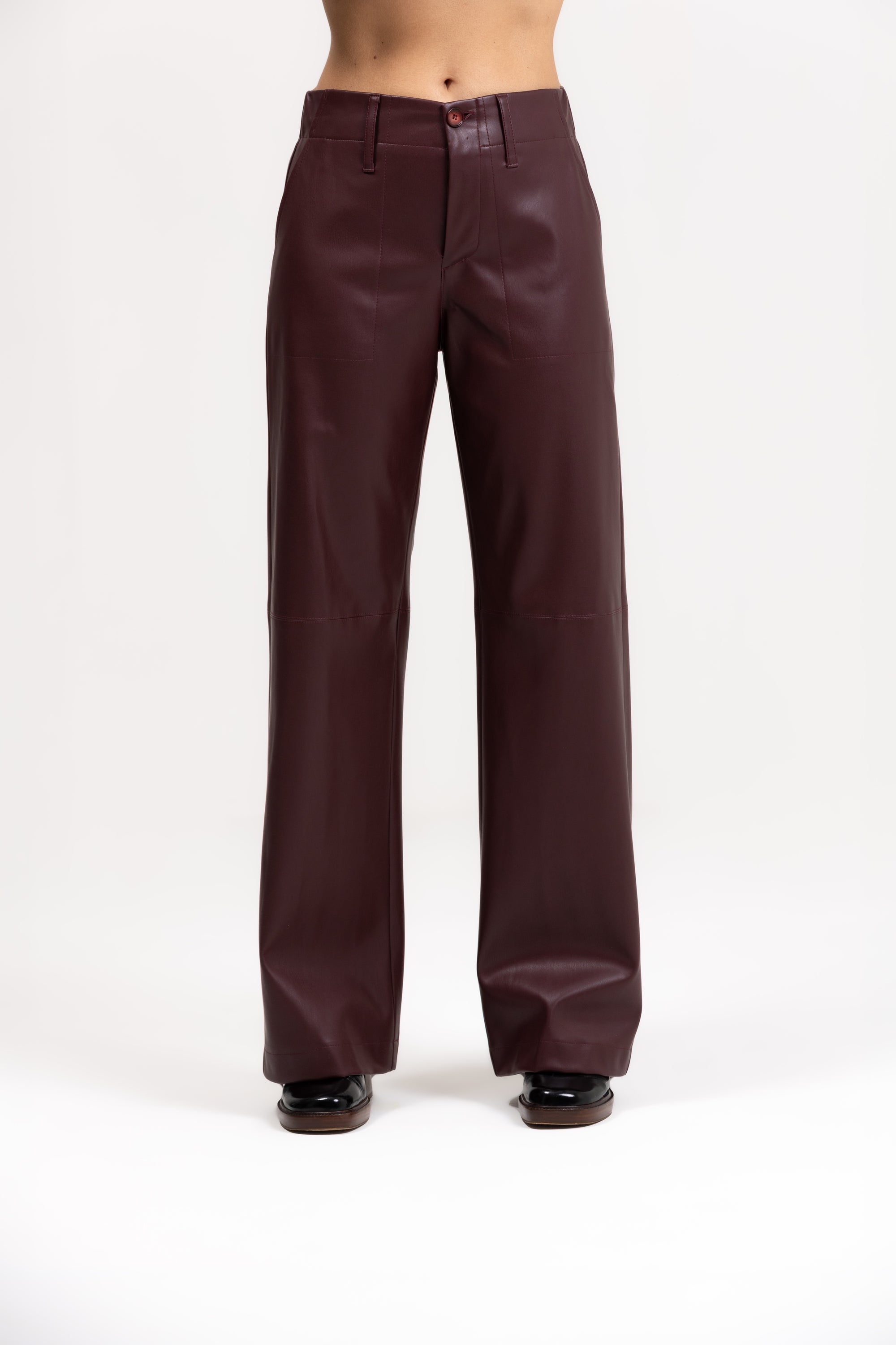 Pantalone regular similpelle