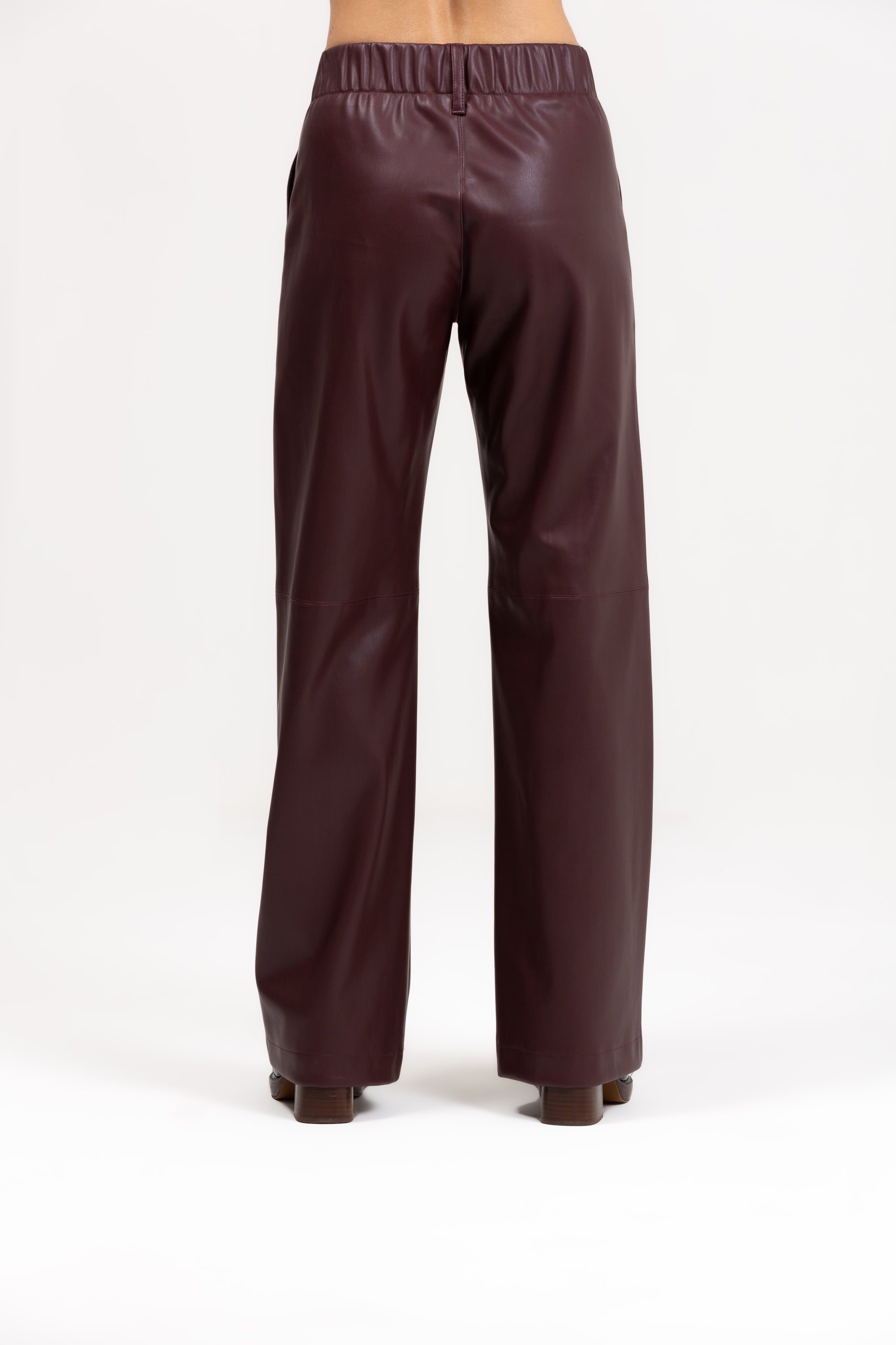 Pantalone regular similpelle