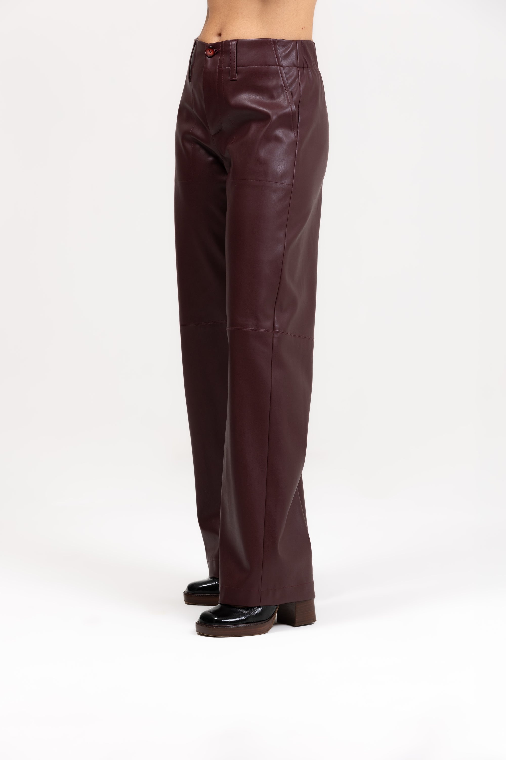 Pantalone regular similpelle